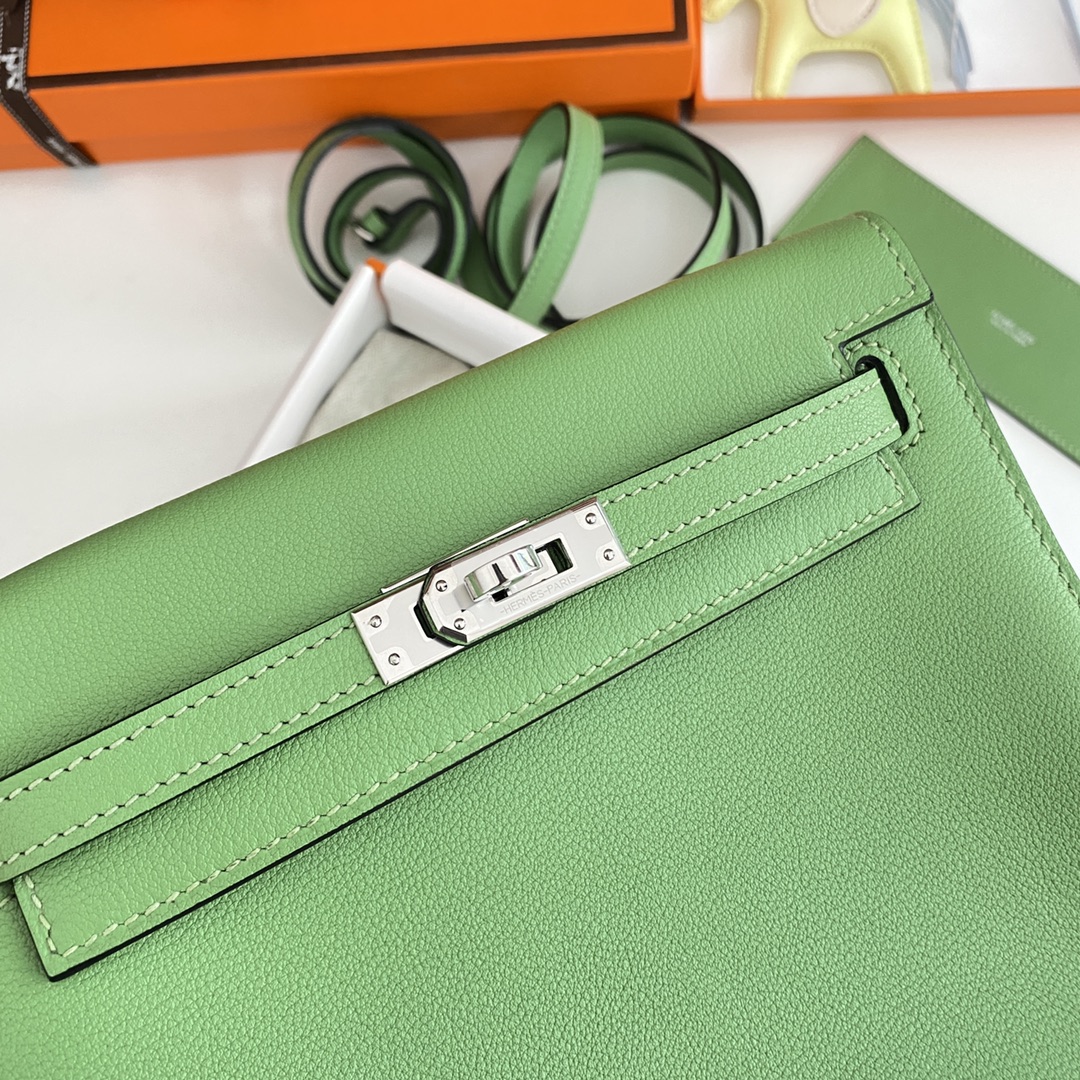 Hermes Kelly Danse Evercolor Bag In Green Kiwi Color